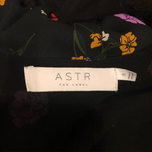 ASTR x Revolve black floral bodysuit - Picture 6 of 7